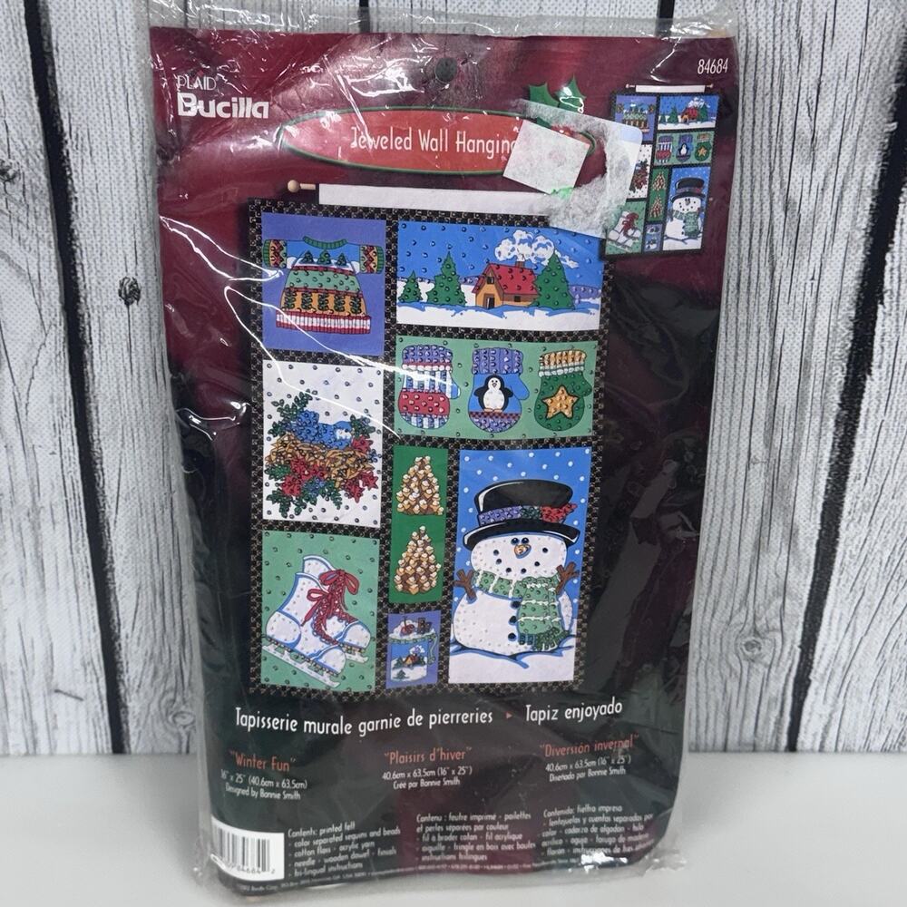 Christmas Bucilla Jeweled Wall Hanging Kit Needlecraft Winter Fun Sealed - READ